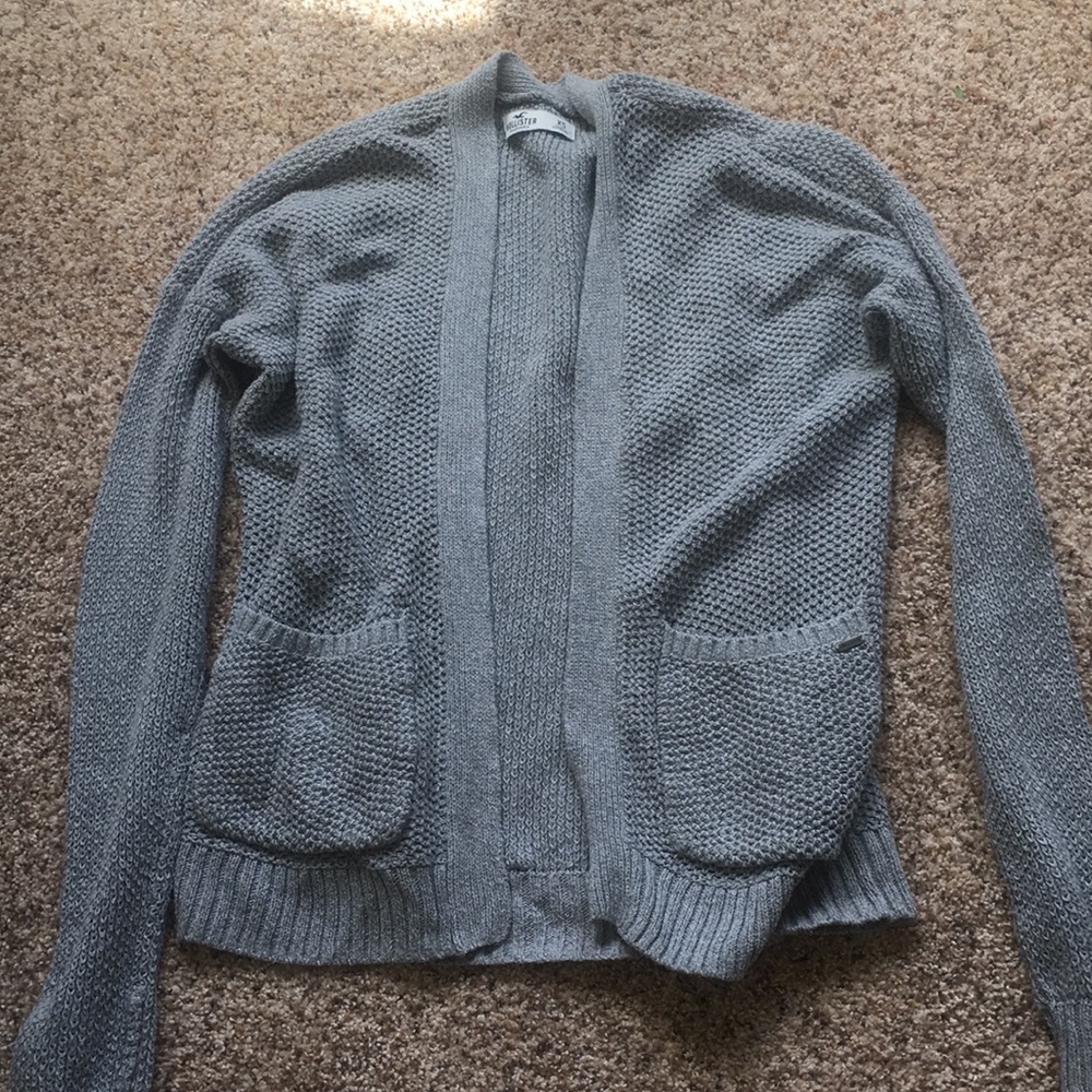 hollister cardigan!